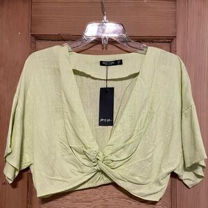 ✨NWT‼️ Nasty Gal Green Twist Front Crop Top